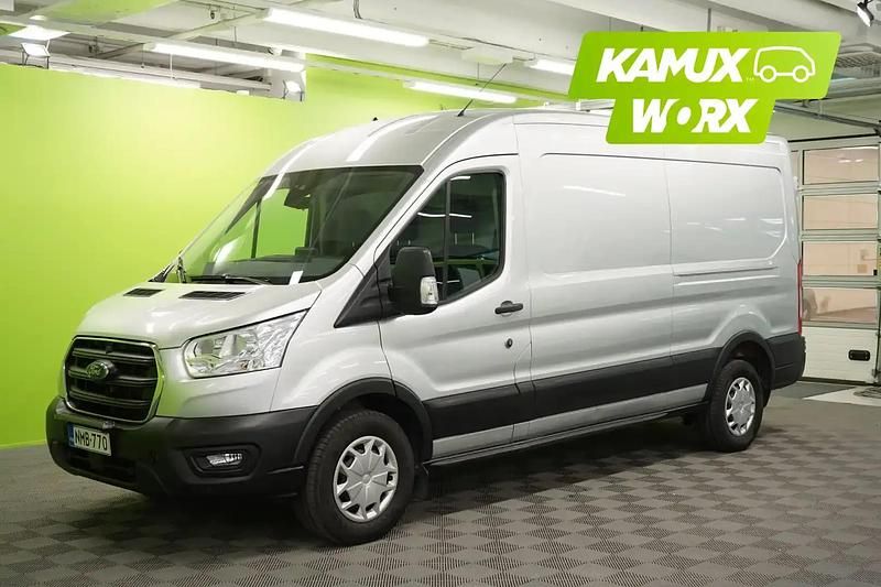 Käytetty Ford Transit Trend 170 HP (125 kW) 2021 Hopea / harmaa Van