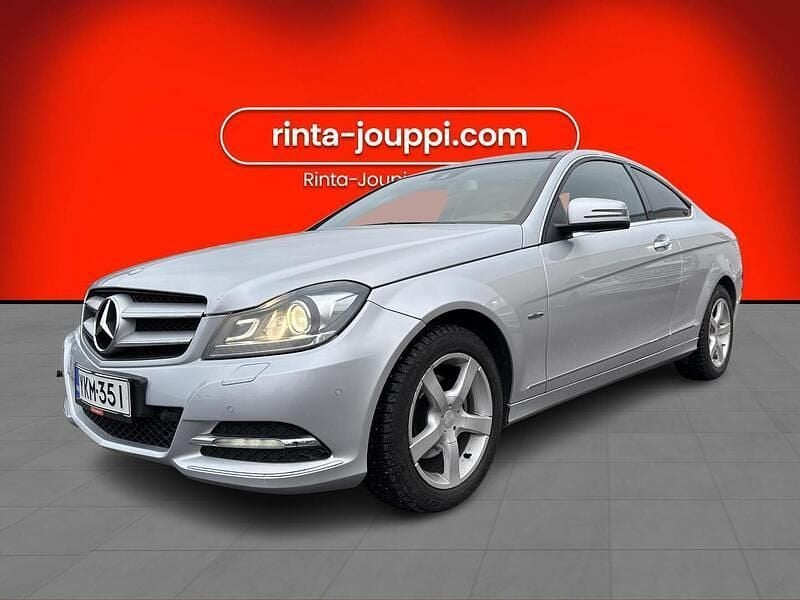 Harmaa Käytetty 2012 Mercedes C180 Coupe - kaksiovinen | 12 900 € (Supertarjous) - Kuva 1/3
