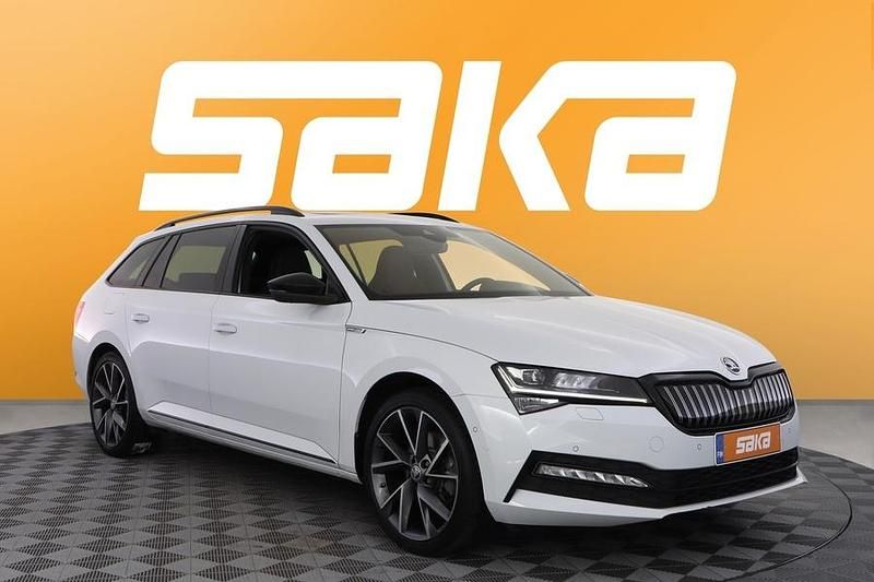 Käytetty Skoda Superb SportLine 218 HP (160 kW) 2023 Farmari