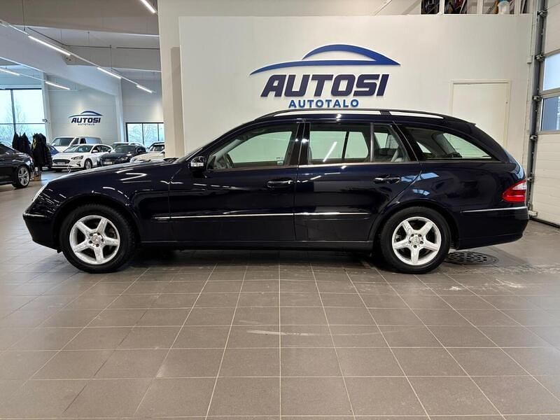 Käytetty Mercedes E200 Business 163 HP (119 kW) 2005 Sininen Farmari