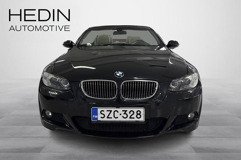 Käytetty BMW 325 Cabriolet Comfort Edition 218 HP (160 kW) 2009 Musta Avoauto
