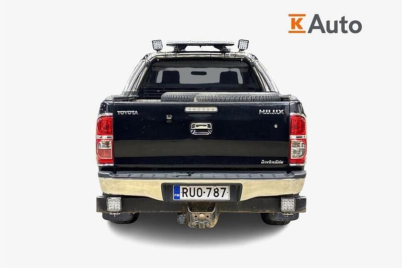 Käytetty Toyota HiLux 171 HP (125 kW) 2016 Met. musta Nouto