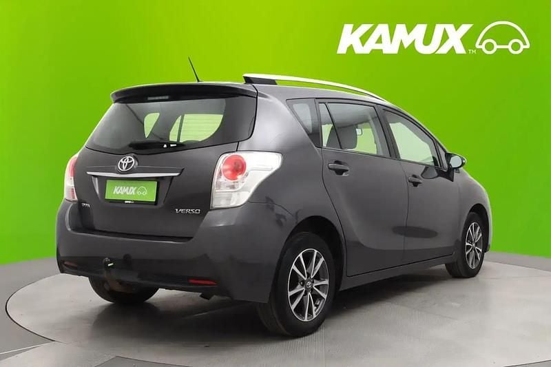 Käytetty Toyota Verso Active 215 HP (158 kW) 2013 Hopea / harmaa Tila-auto