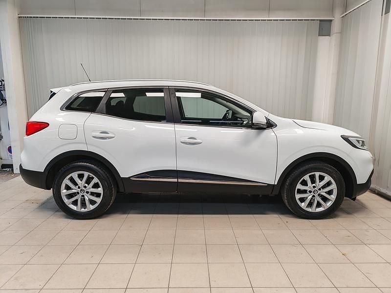 Käytetty Renault Kadjar Zen 131 HP (96 kW) 2017 Valkoinen Katumaasturi