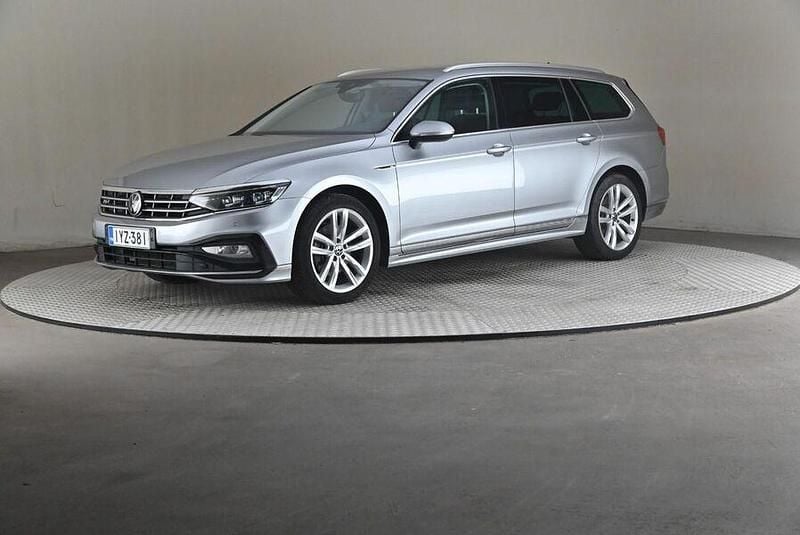 Käytetty 2020 VW Passat R-line Farmari | 19 500 € (Perustarjous) - Kuva 1/4