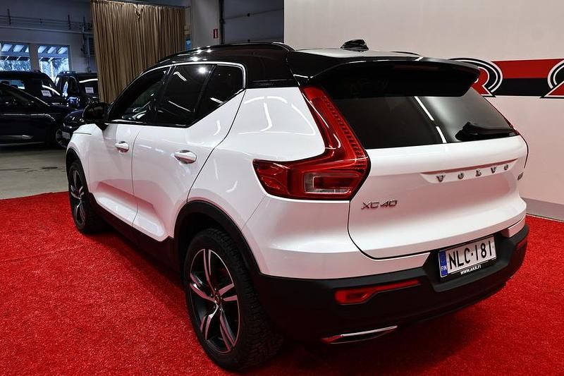Käytetty Volvo XC40 R-Design 248 HP (182 kW) 2018 Valkoinen Katumaasturi