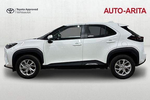 Käytetty Toyota Yaris Cross Active 116 HP (85 kW) 2024 Valkoinen Katumaasturi