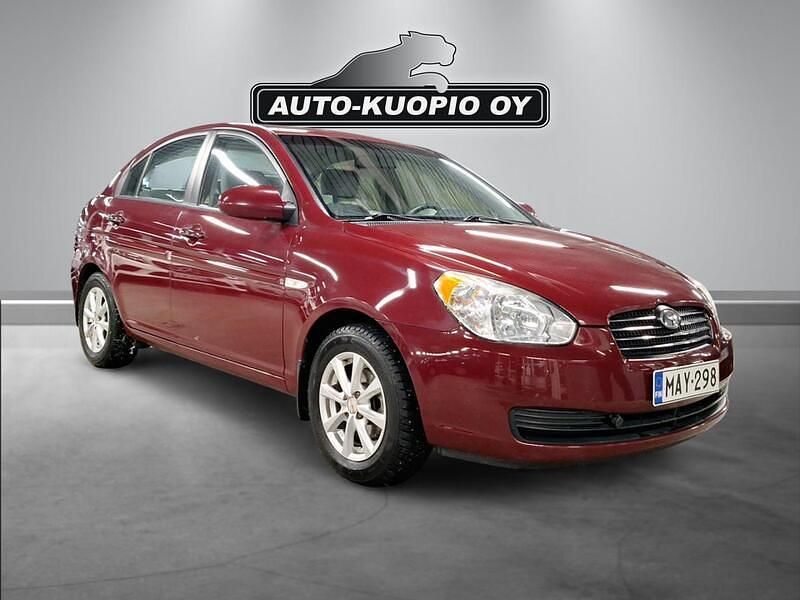 Punainen Käytetty 2008 Hyundai Accent GLS Sedan | 3 480 € - Kuva 1/4