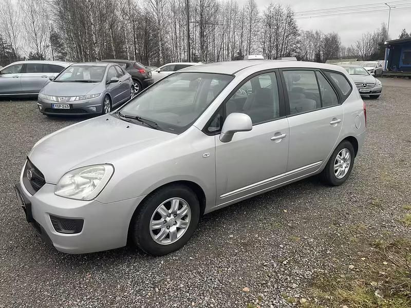 Käytetty 2007 Kia Carens Tila-auto | 3 490 € - Kuva 1/4