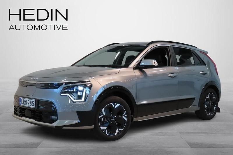 Harmaa Käytetty 2025 Kia e-Niro Premium Katumaasturi | 39 900 € - Kuva 1/4
