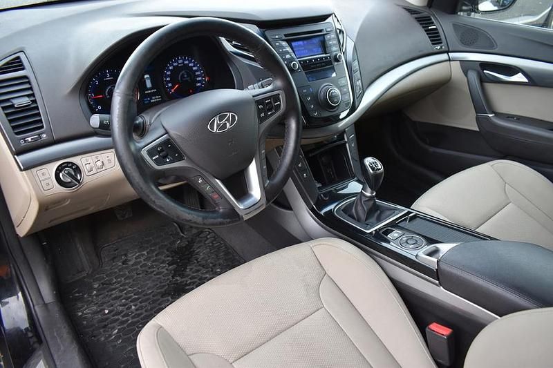 Käytetty Hyundai i40 Style 136 HP (100 kW) 2013 Farmari