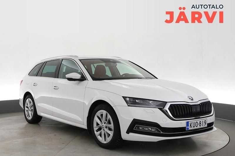 Käytetty Skoda Octavia Style 150 HP (110 kW) 2022 Valkoinen Farmari