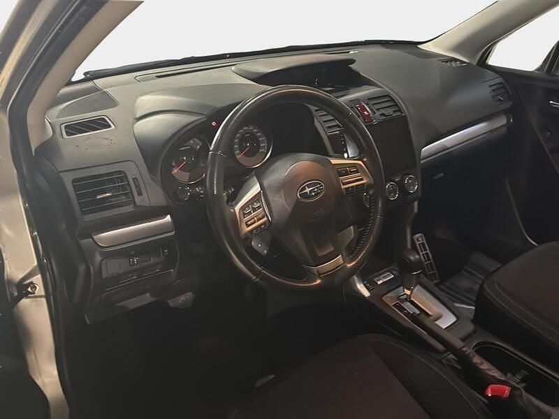 Käytetty Subaru Forester 150 HP (110 kW) 2014 Katumaasturi