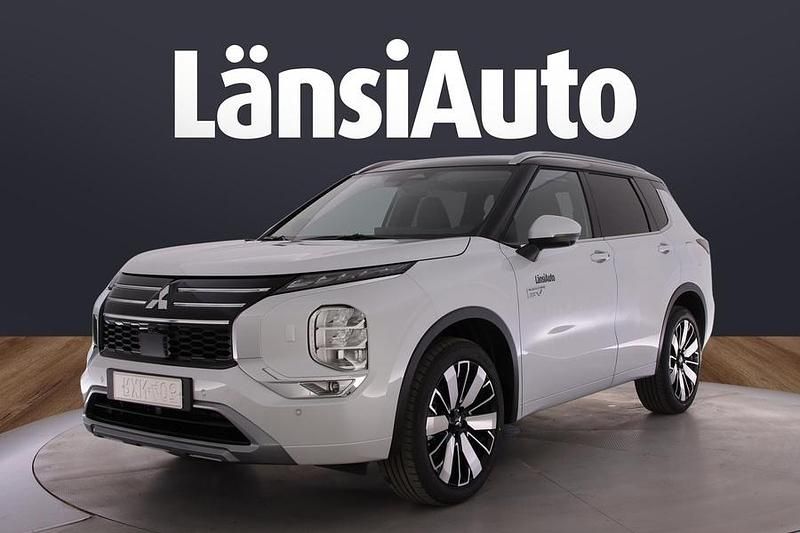 Uusi 2025 Mitsubishi Outlander P-HEV Instyle Katumaasturi | 64 990 € - Kuva 1/2