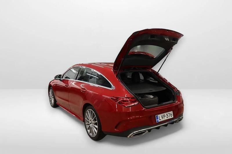Käytetty Mercedes CLA250e Shooting Brake Business 160 HP (117 kW) 2022 Met. punainen Farmari