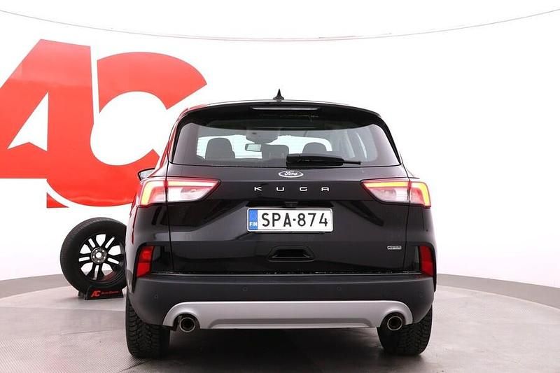 Käytetty Ford Kuga Titanium 224 HP (164 kW) 2021 Musta Katumaasturi