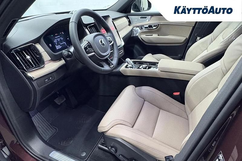 Käytetty Volvo XC90 Performance 455 HP (334 kW) 2026 Mulberry red Katumaasturi