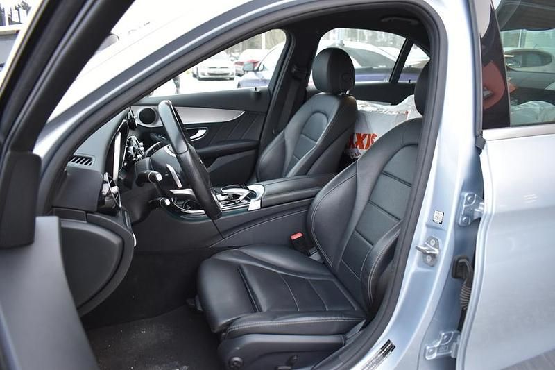 Käytetty Mercedes C220 Business 170 HP (125 kW) 2018 Sedan