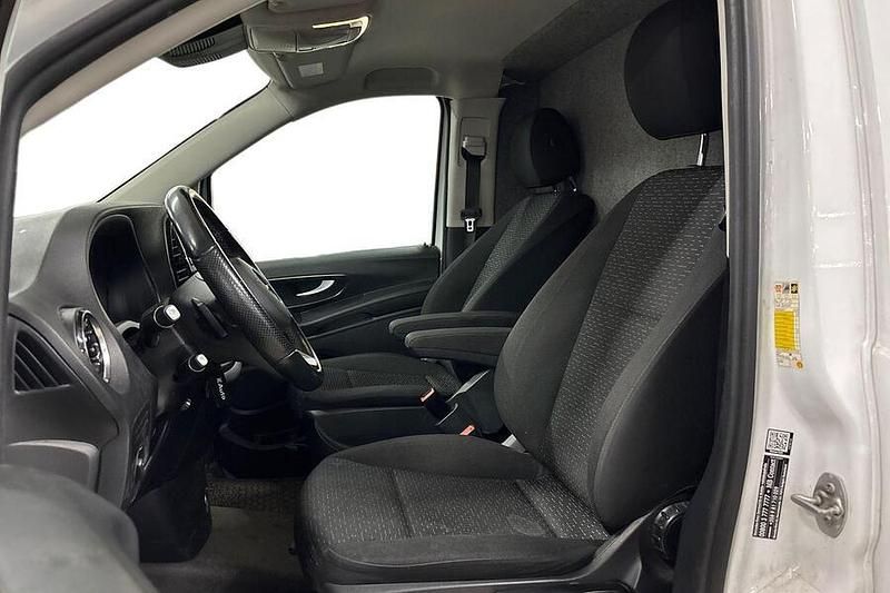 Käytetty Mercedes Vito 136 HP (100 kW) 2021 Van