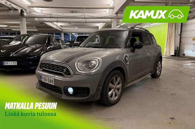 Käytetty Mini Cooper Countryman Essential 136 HP (100 kW) 2018 Hopea / harmaa Katumaasturi
