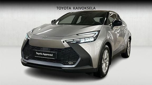 Käytetty Toyota C-HR Edition 138 HP (101 kW) 2024 Met. hopea Katumaasturi