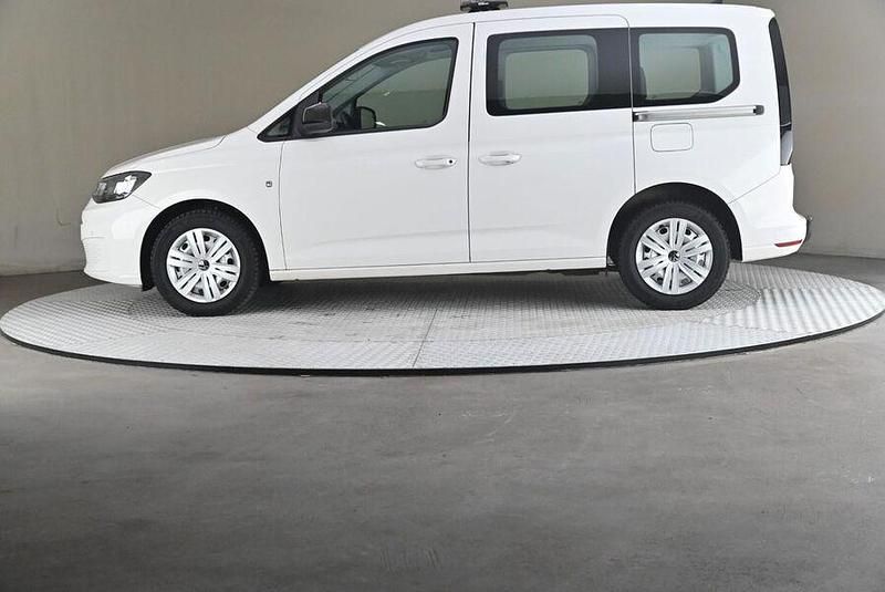 Käytetty VW Caddy Family 114 HP (83 kW) 2021 Tila-auto