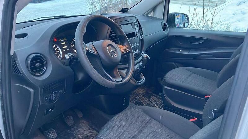 Käytetty Mercedes Vito 88 HP (64 kW) 2017 Van