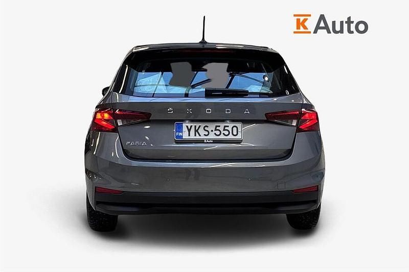 Käytetty Skoda Fabia Ambition 95 HP (69 kW) 2022 Harmaa Viistoperä