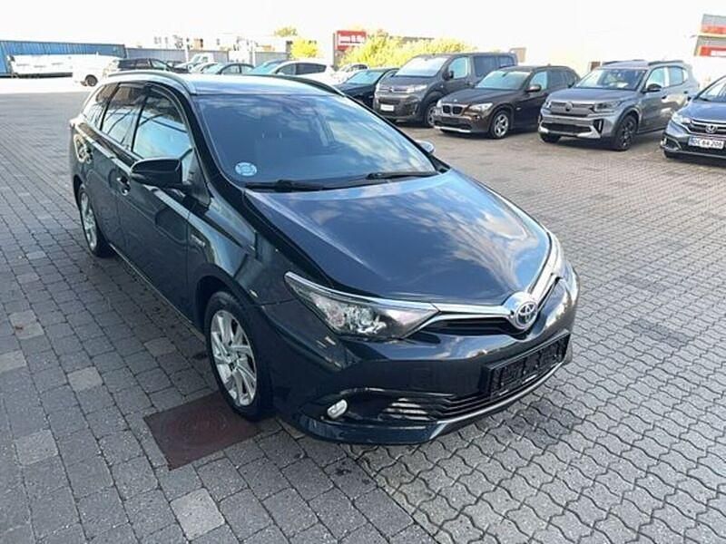 Käytetty 2017 Toyota Auris Comfort Farmari | 15 900 € (Perustarjous) - Kuva 1/3