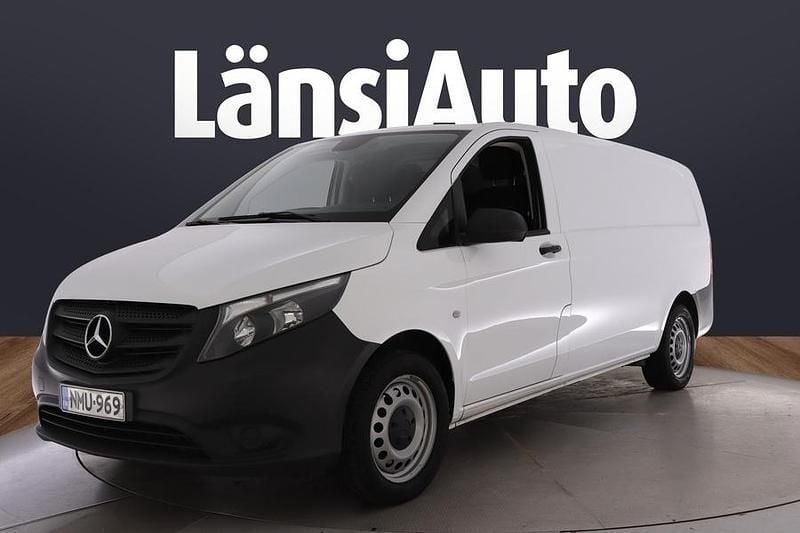 Valkoinen Käytetty 2023 Mercedes Vito Van | 42 890 € (Hyvä tarjous) - Kuva 1/1
