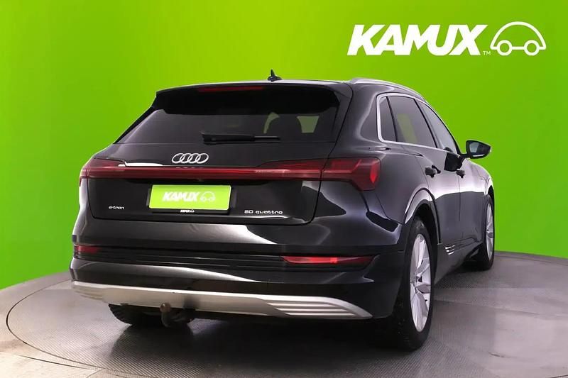 Käytetty Audi e-tron 313 HP (230 kW) 2020 Musta Katumaasturi
