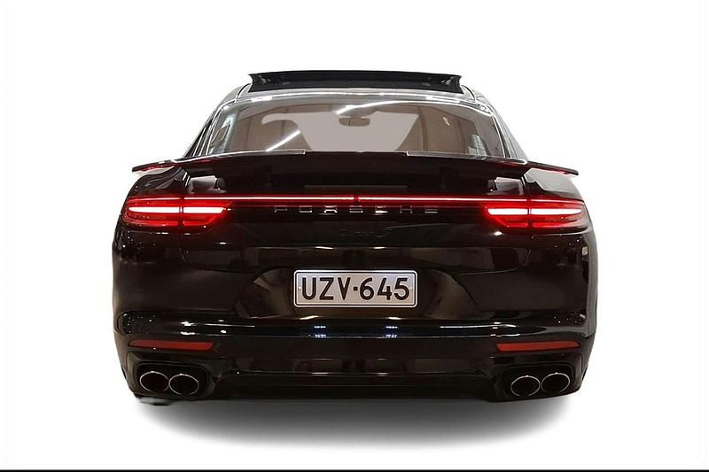 Käytetty Porsche Panamera Turbo S 671 HP (493 kW) 2017 Musta Sedan