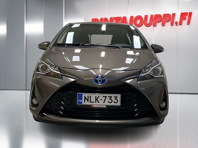 Käytetty Toyota Yaris Hybrid Active 101 HP (74 kW) 2019 Viistoperä