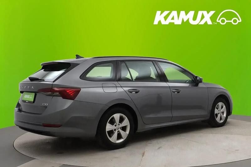 Käytetty Skoda Octavia Ambition 110 HP (80 kW) 2024 Hopea / harmaa Farmari