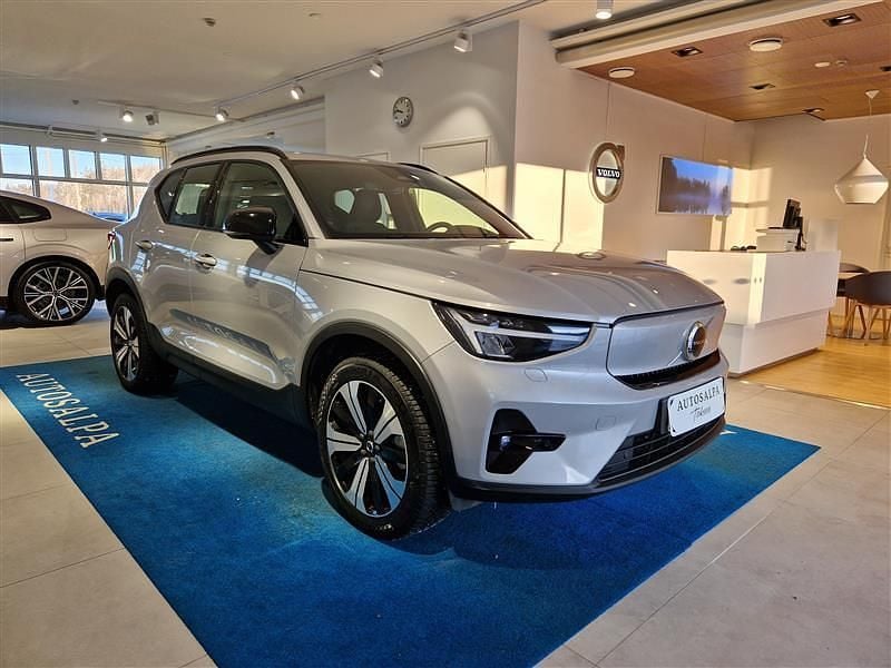 Käytetty Volvo XC40 Plus 175 kW (238 HP) 2023 Katumaasturi