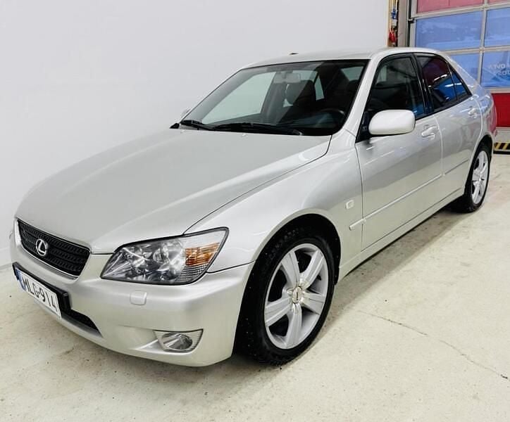 Käytetty Lexus IS200 155 HP (114 kW) 2005 Sedan
