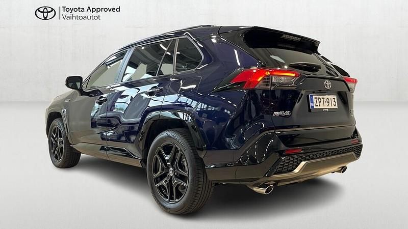 Käytetty Toyota RAV4 Hybrid Sport 178 HP (130 kW) 2023 Katumaasturi