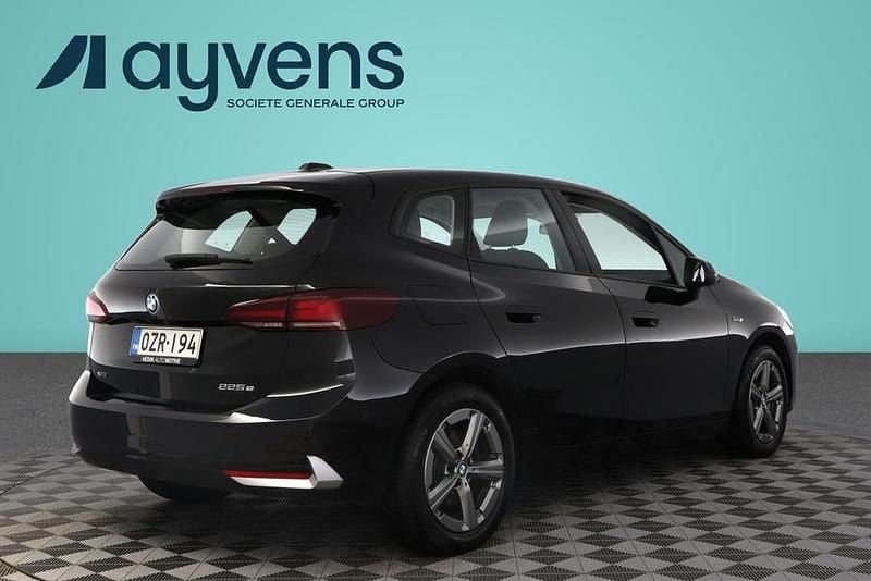 Käytetty BMW 225 Active Tourer 245 HP (180 kW) 2023 Musta Tila-auto
