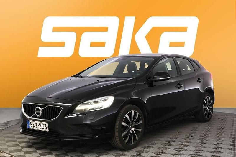Käytetty Volvo V40 Business Edition 122 HP (89 kW) 2019 Viistoperä