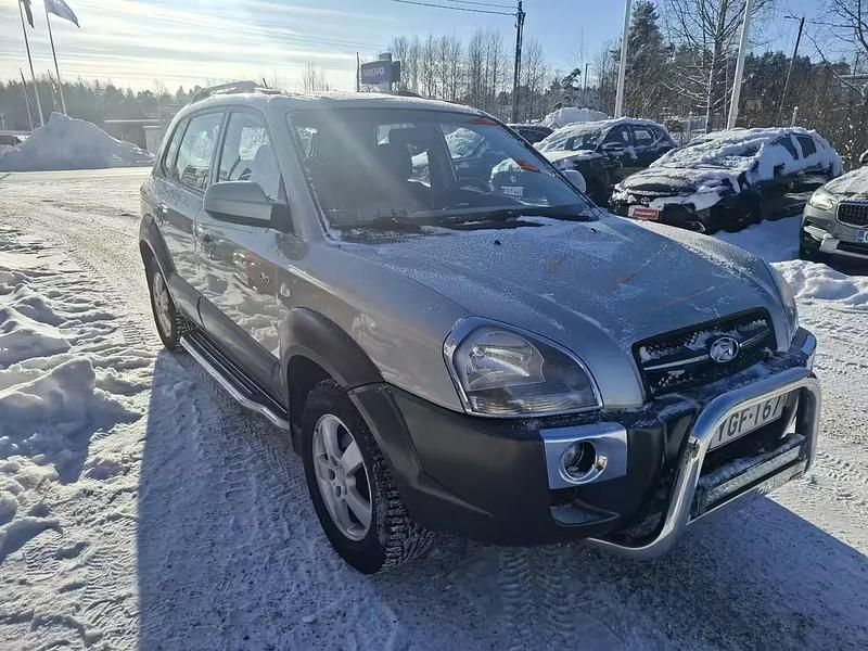 Käytetty Hyundai Tucson GLS 141 HP (103 kW) 2006 Katumaasturi