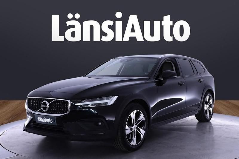 Käytetty 2020 Volvo V60 CC Farmari | 33 300 € (Perustarjous) - Kuva 1/2