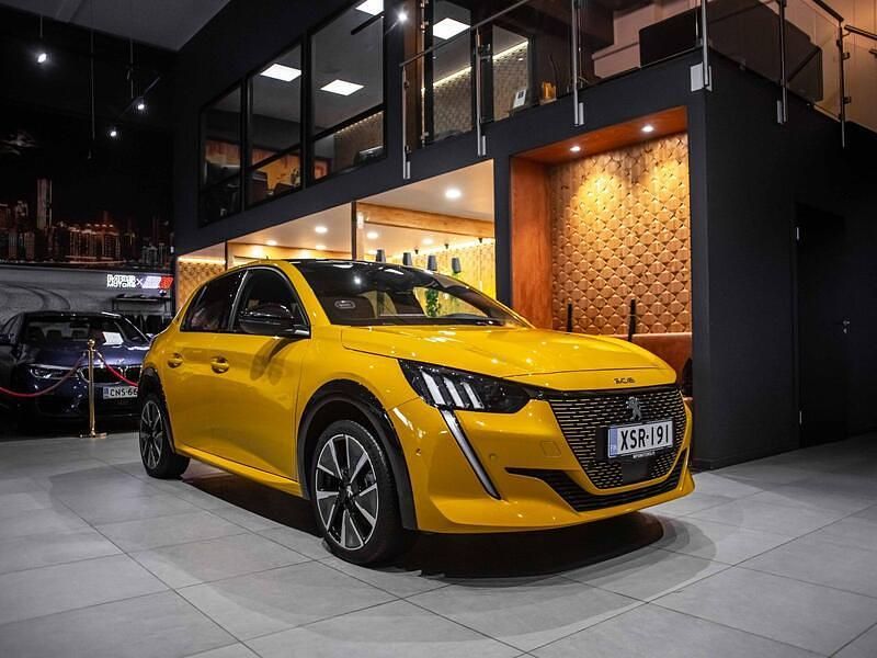 Käytetty Peugeot e-208 GTi 100 kW (136 HP) 2022 Keltainen Viistoperä