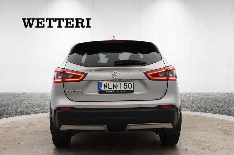 Käytetty Nissan Qashqai 360º 140 HP (102 kW) 2019 Hopea Katumaasturi