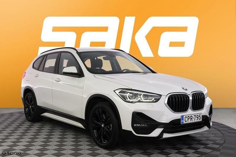 Käytetty 2022 BMW X1 Sport Line Katumaasturi | 27 400 € (Perustarjous) - Kuva 1/3