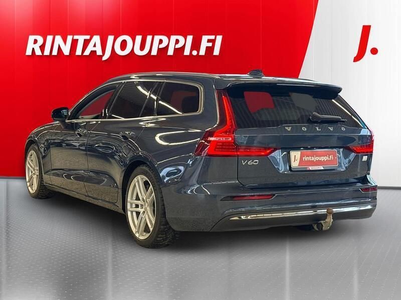 Käytetty Volvo V60 Core 350 HP (257 kW) 2023 Sininen Farmari