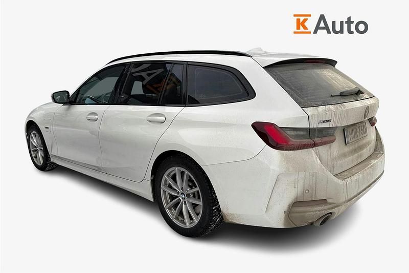 Käytetty BMW 330e 292 HP (214 kW) 2022 Valkoinen Farmari