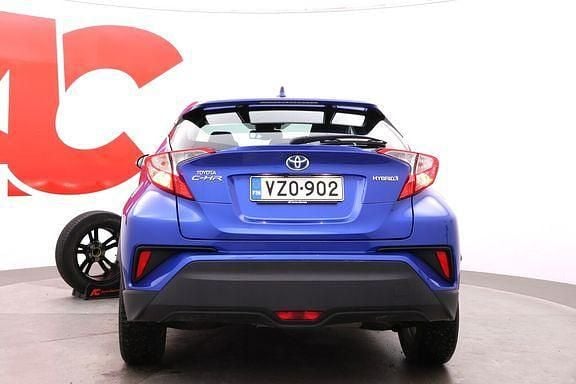 Käytetty Toyota C-HR Active 122 HP (89 kW) 2018 Sininen Katumaasturi