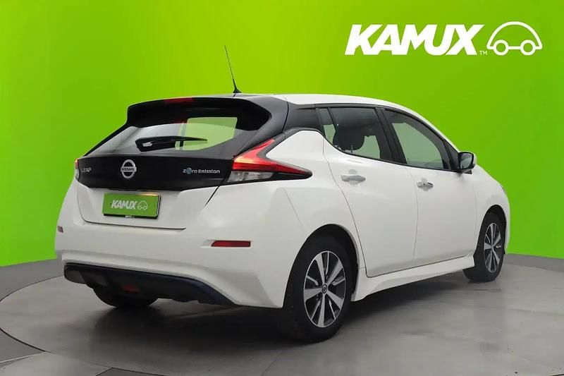 Käytetty Nissan Leaf Acenta 110 kW (150 HP) 2021 Valkoinen Viistoperä