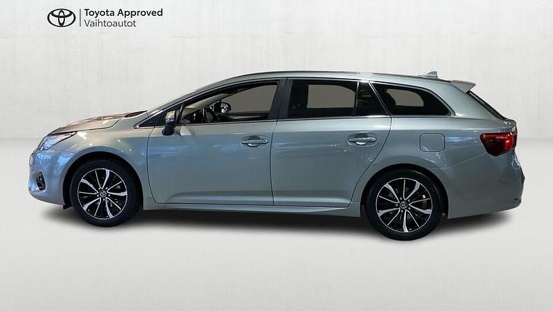 Käytetty Toyota Avensis Business Edition 147 HP (108 kW) 2018 Harmaa Farmari