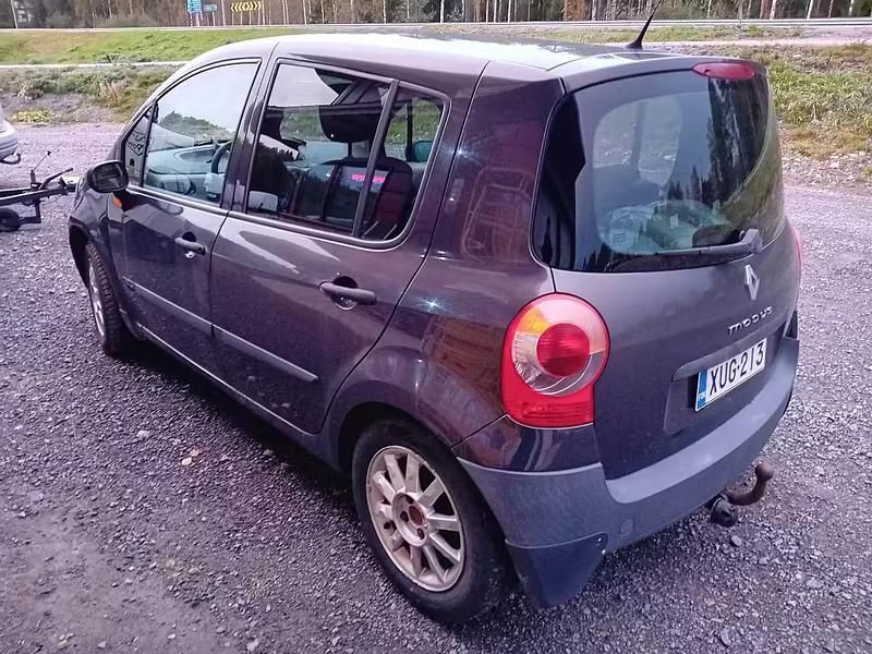 Käytetty Renault Modus 98 HP (72 kW) 2005 Harmaa Tila-auto